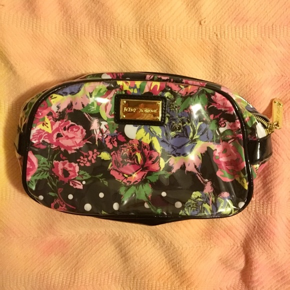 Betsey Johnson Handbags - Betsey Johnson cosmetic case